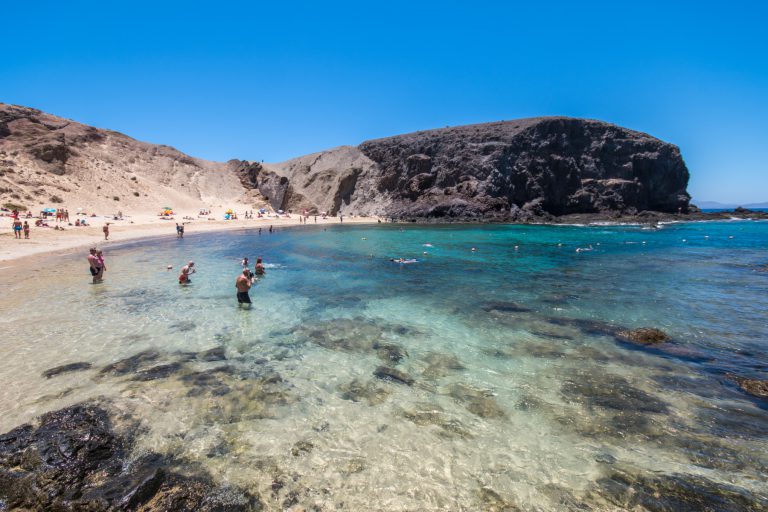 Turismo Lanzarote aplaude la elección de Papagayo como mejor playa de España por los lectores de Condé Nast Traveler