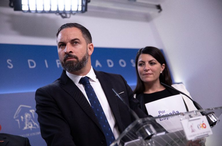 Abascal reclama a Casado y Rivera una reunión «a tres» para desbloquear las investiduras de Madrid y Murcia