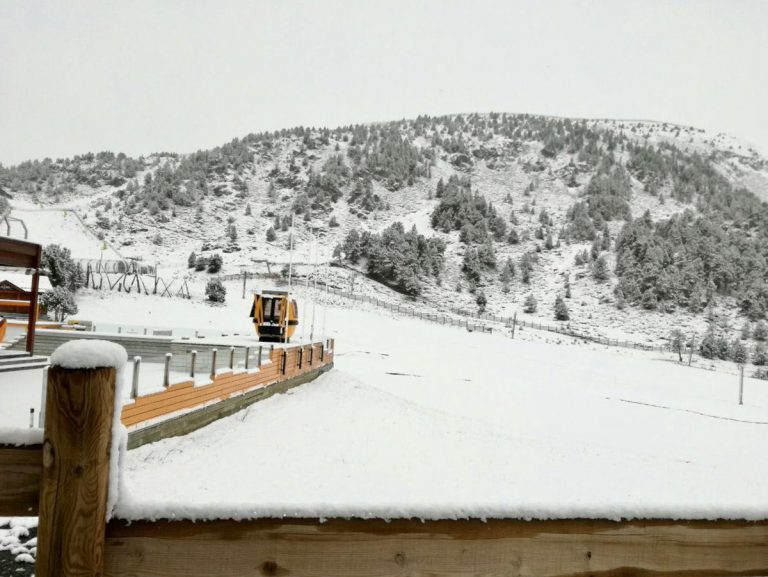 Una masa de aire polar deja nevadas en pleno mes de junio