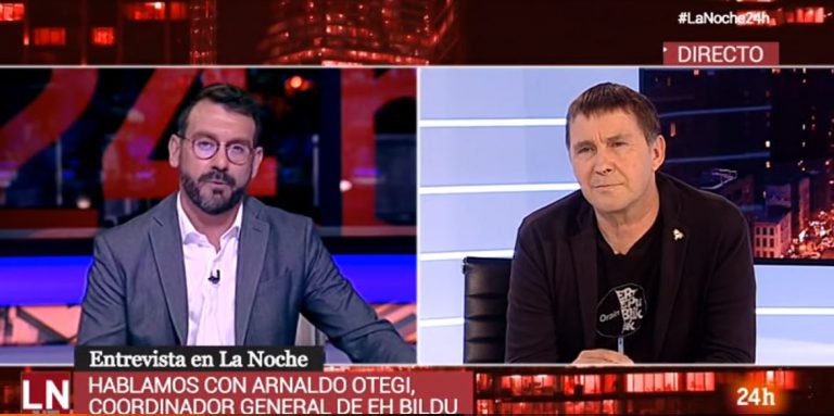 El Congreso rinde homenaje a las víctimas del terrorismo en plena polémica por la entrevista a Otegi en TVE