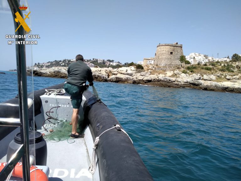 Persiguiendo la pesca ilegal en la costa de Granada