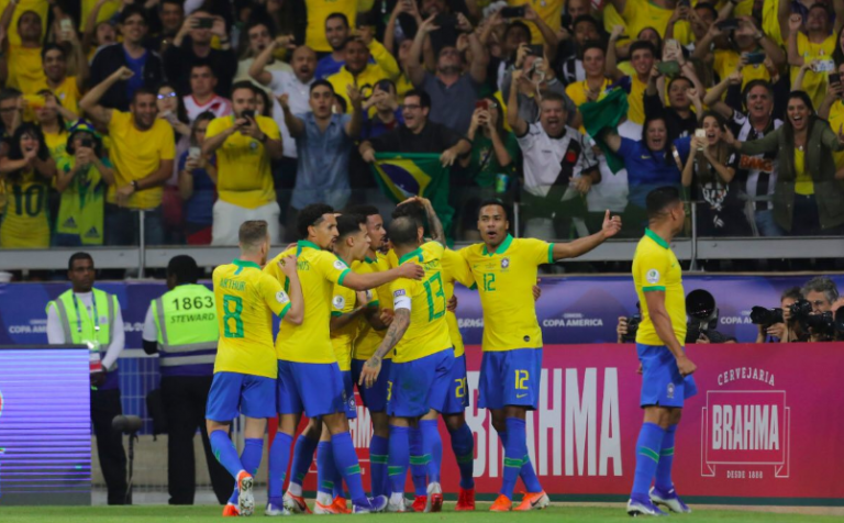 Messi no puede rehacer la historia y Brasil pasa a la final