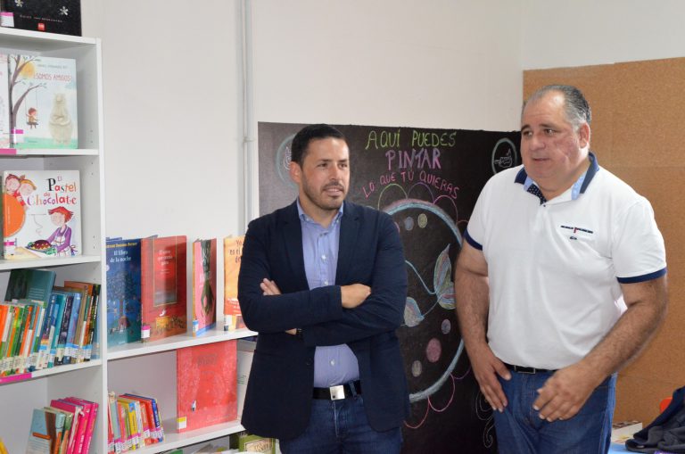 Héctor Suárez aboga por la apertura de más biblioplayas en la costa de Telde