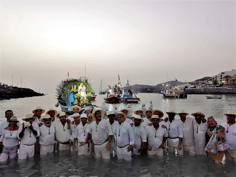 Arguineguín y Playa de Mogán destilan fervor marinero en la procesión terrestre de la Virgen del Carmen