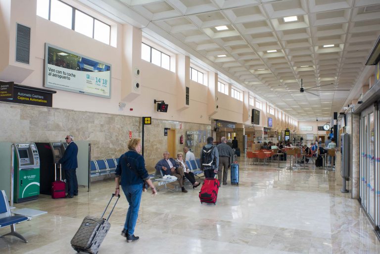 Récord en el aeropuerto de Granada, también en visitas de escolares