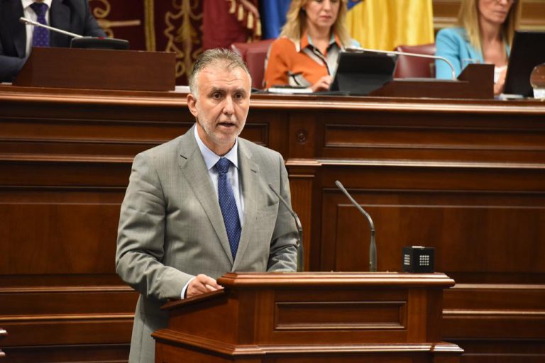 Torres promete un Gobierno que construya una Canarias “más social, más solidaria y más sostenible”