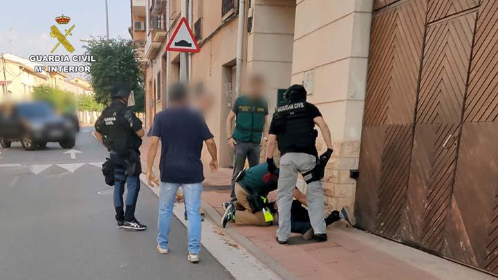 Detenidos dos históricos atracadores cuando trataban de asaltar disfrazados una sucursal bancaria en La Rioja