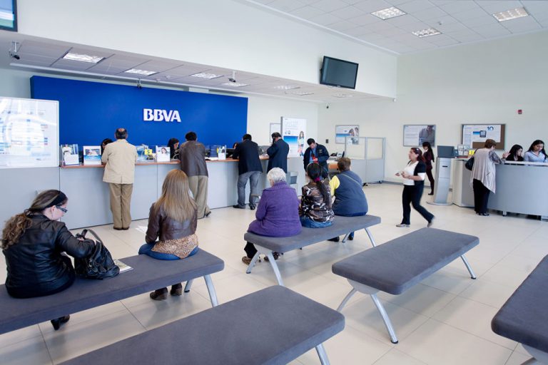 La fiscalía quiere imputar al BBVA en el «Caso Villarejo»