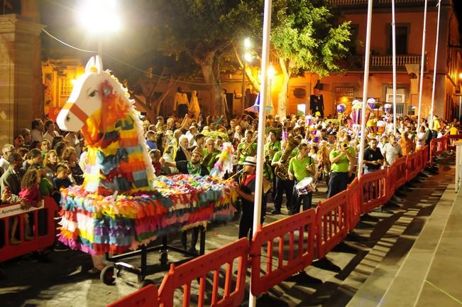 Este lunes regresan a Gáldar los Caballitos de Fuego de Santiago