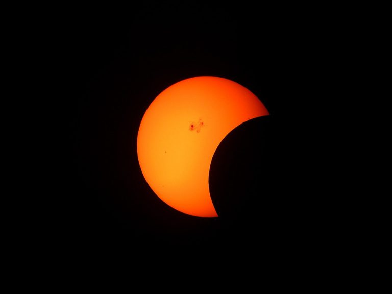 Los detalles del eclipse total de sol que tendrá lugar este martes