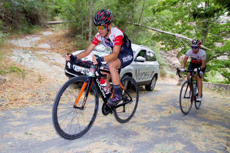 Irene Méndez, y Daniel Arenas, vencedores del Sierra Nevada Límite 2019