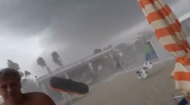 Un tormenta de viento y arena deja varios heridos en una playa italiana