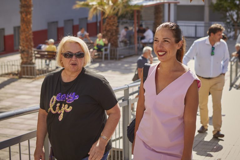 Patricia Hernández regresa a Santa Clara para recorrer el barrio junto a los vecinos y vecinas