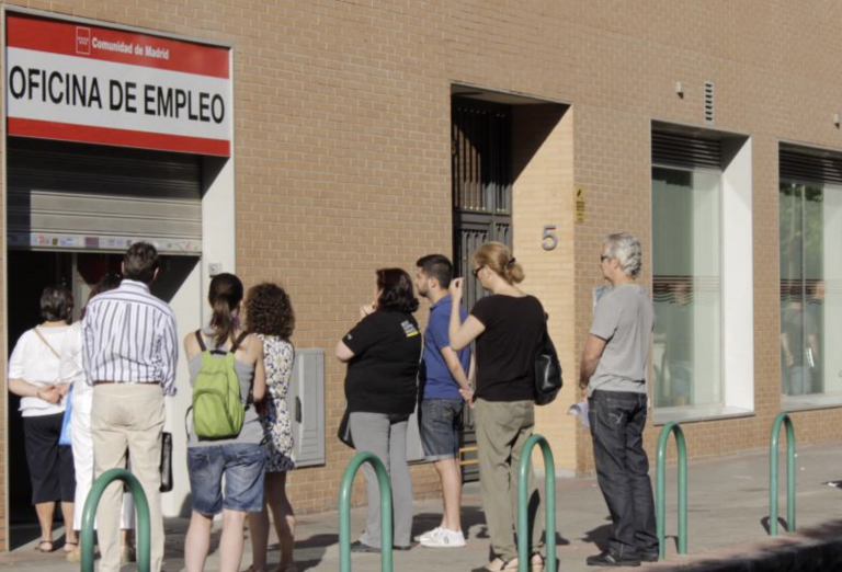 El paro bajó en 4.253 personas en julio, el menor recorte en este mes desde 2008