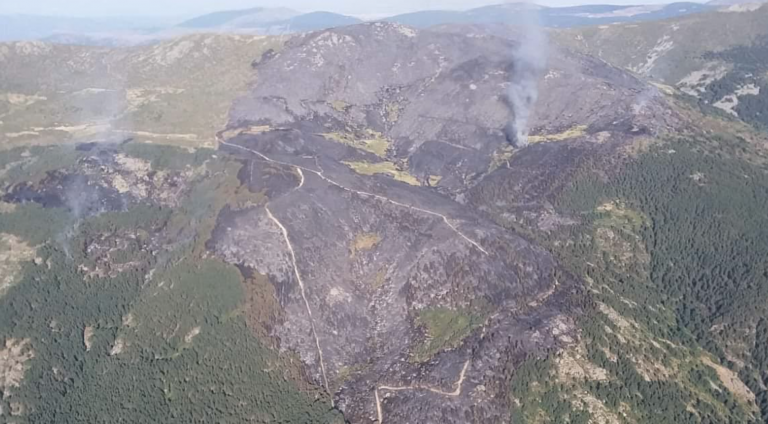 El incendio de La Granja ha arrasado ya 450 hectáreas