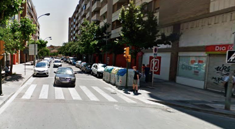 Detienen a un hombre por sembrar el pánico con unas grandes tijeras en las calles de Huesca