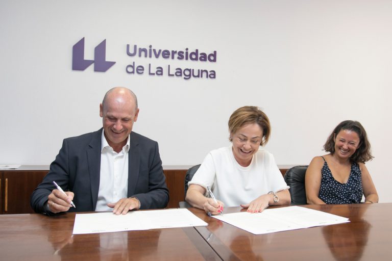 La Universidad de La Laguna y Fred olsen Express colaboran para prevenir colisiones con cetáceos