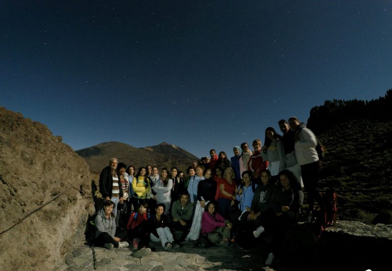 Cuarenta granadilleros disfrutan de una ruta nocturna de las estrellas a través del programa ‘Verano Joven’