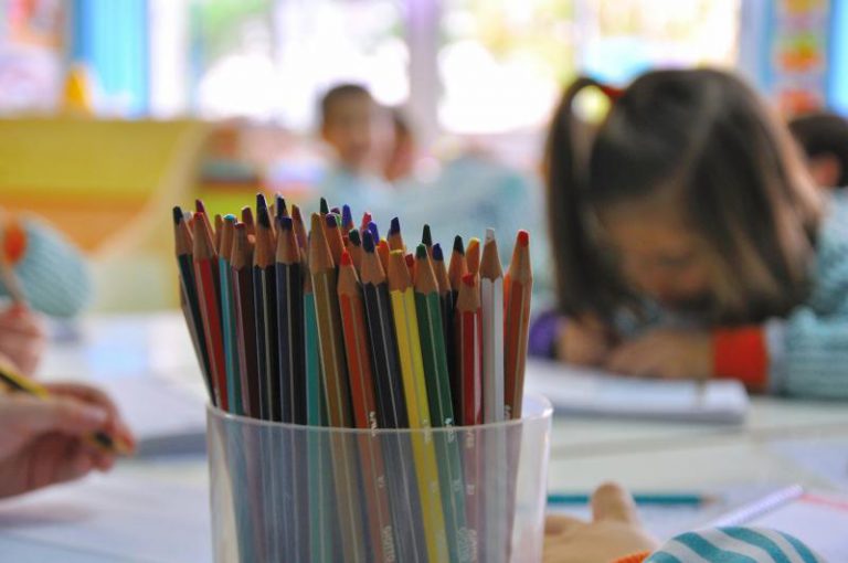 Los niños españoles vuelven al cole un mes después que finlandeses y alemanes