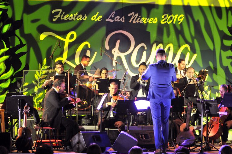 Pedro Manuel Afonso enamora con el espectáculo ‘Boleros Sinfónicos’ celebrado en Agaete