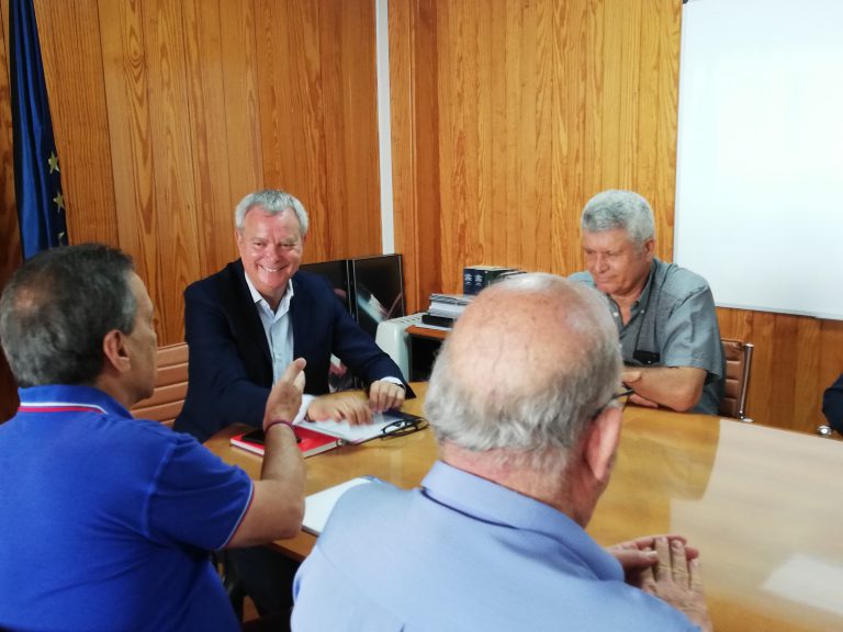 Sebastián Franquis traslada al Foro Roque Aldeano el compromiso de iniciar la carretera de La Aldea en septiembre