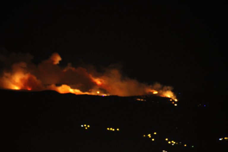 Acotado el incendio de Cazadores entre Telde e Ingenio y en la cumbre se han producido algunos focos