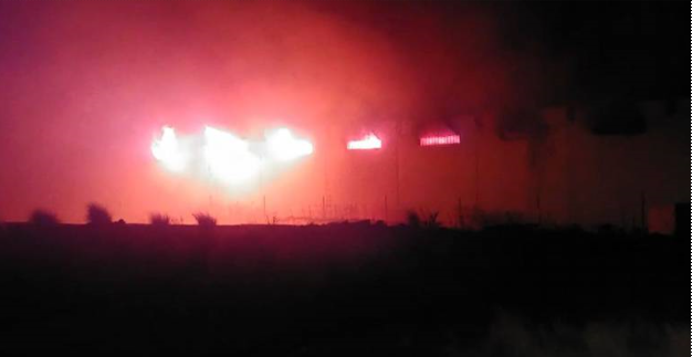 Tareas de mantenimiento en la cancha de la Playa y el campo de fútbol de Tasarte