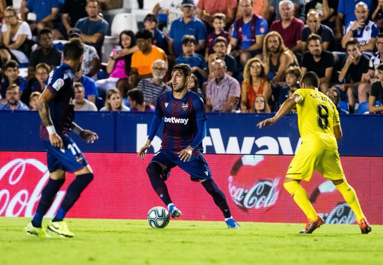 El Villarreal perdona y el Levante logra una increíble remontada