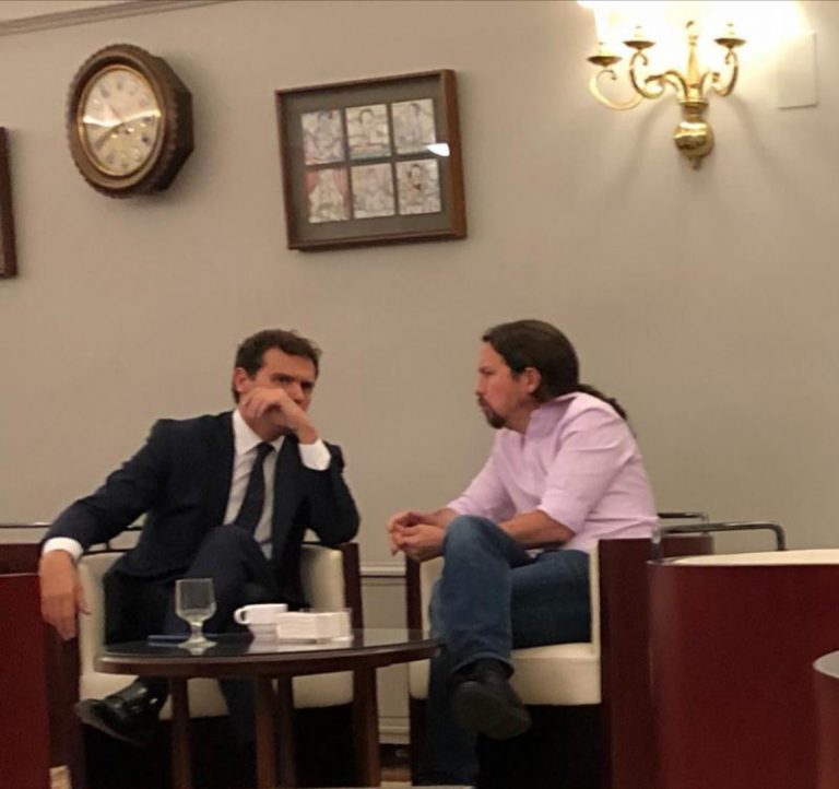 Rivera e Iglesias comparten confidencias en el Congreso