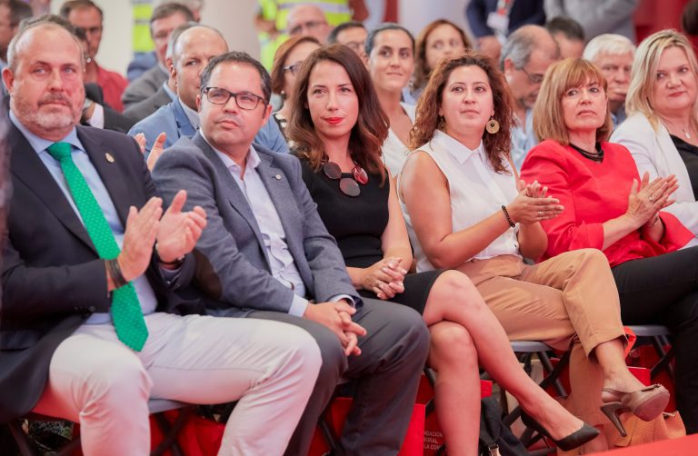 La alcaldesa de Santa Cruz valora la apertura del centro formativo de la Fundación Laboral de la Construcción en Chamberí