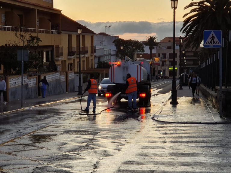 El Ayuntamiento de La Laguna lleva a cabo una acción especial de limpieza en la zona del cuadrilátero