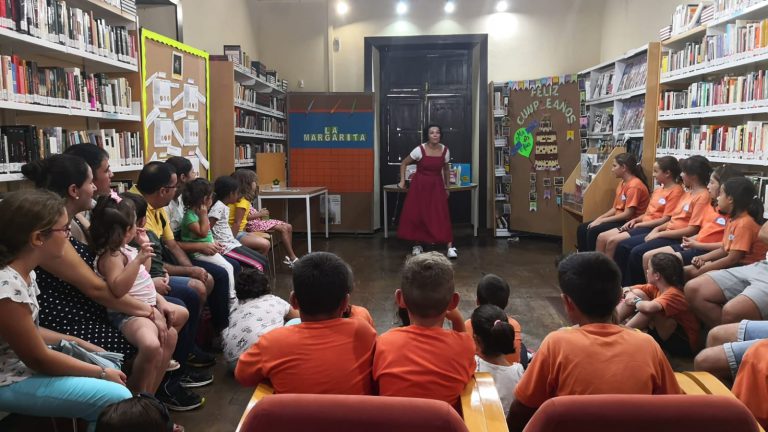 Cuentacuentos y talleres en el Aniversario de la biblioteca de San Miguel de Abona