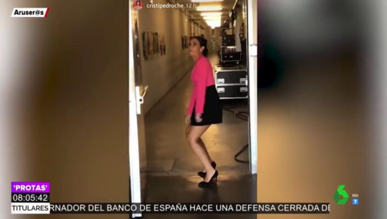 La reacción de Cristina Pedroche tras enseñar la ropa interior en un descuido