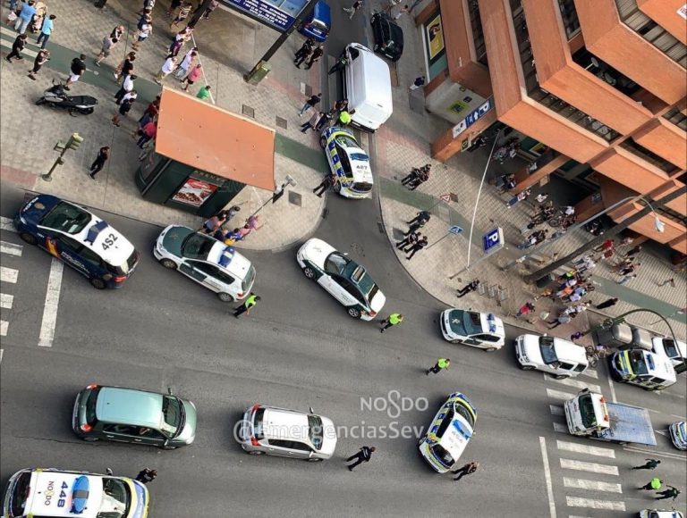 Espectacular persecución policial en Sevilla para detener a un hombre que había tirado tres cuerpos a la cuneta