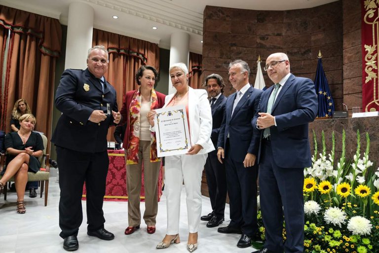 El Parlamento de Canarias reconoce la labor de la Policía Local y protección Civil de Ingenio