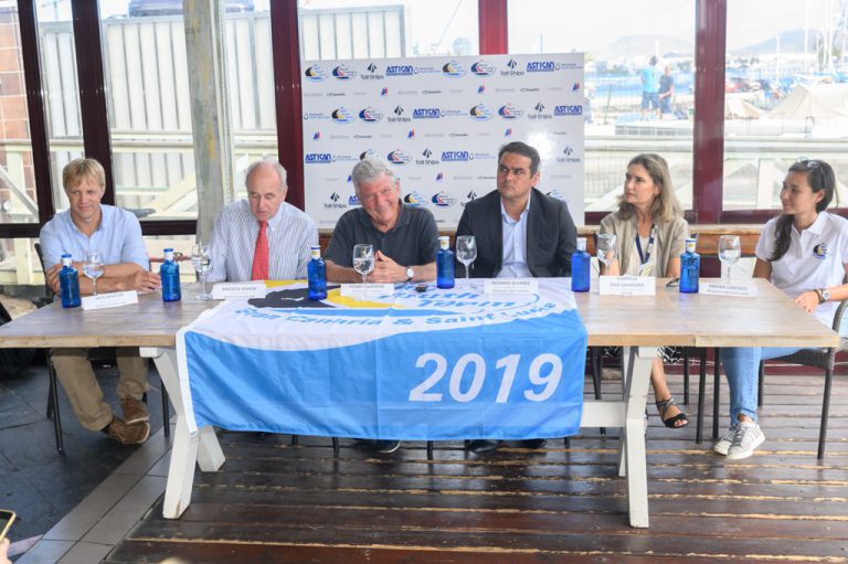 La regata ARC 2019 suma a su flota internacional una joven tripulación de jóvenes de Gran Canaria, Reino Unido y Santa Lucía