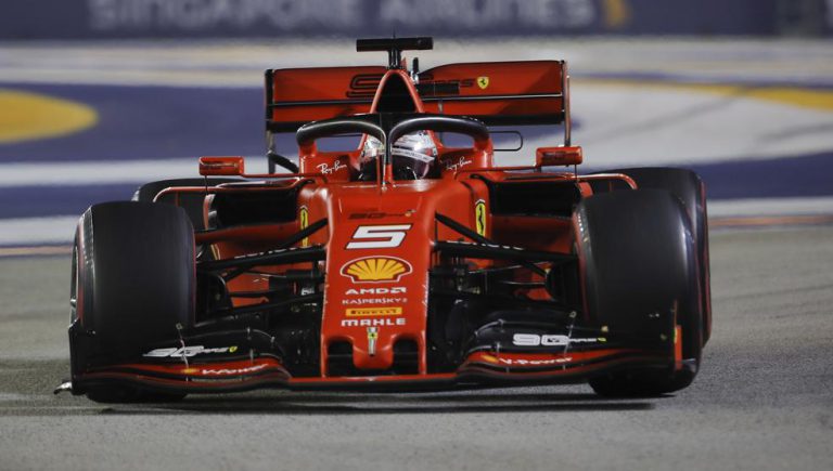 Ferrari hace que Vettel gane en Singapur por delante de su compañero Lecrec