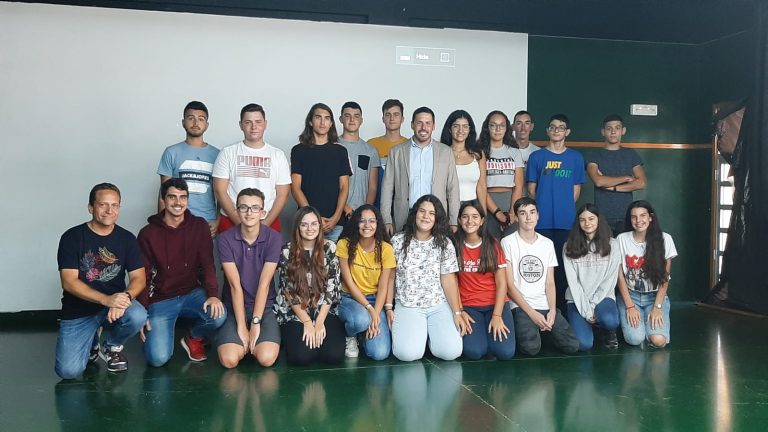 Héctor Suárez apoya el espíritu emprendedor de los alumnos del IES José Frugoni que crearán un observatorio astronómico urbano