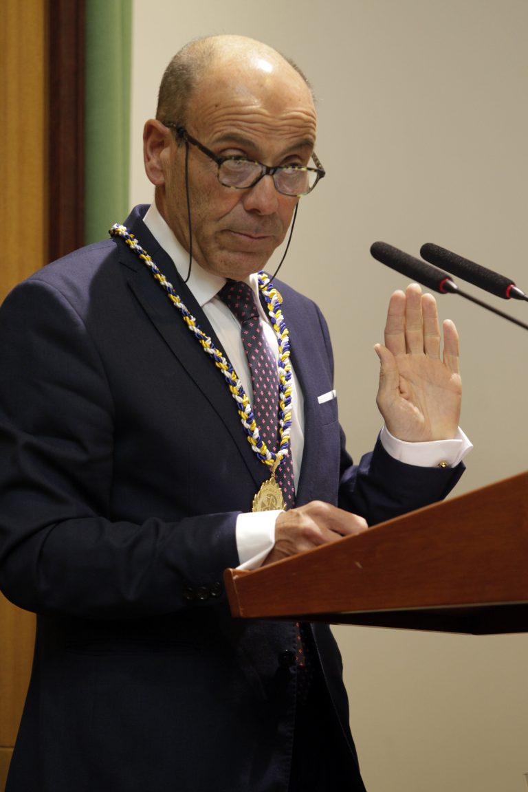 El Profesor de la Universidad de Las Palmas de Gran Canaria galardonado con la Medalla de Oro Veterinaria del Principado de Asturias