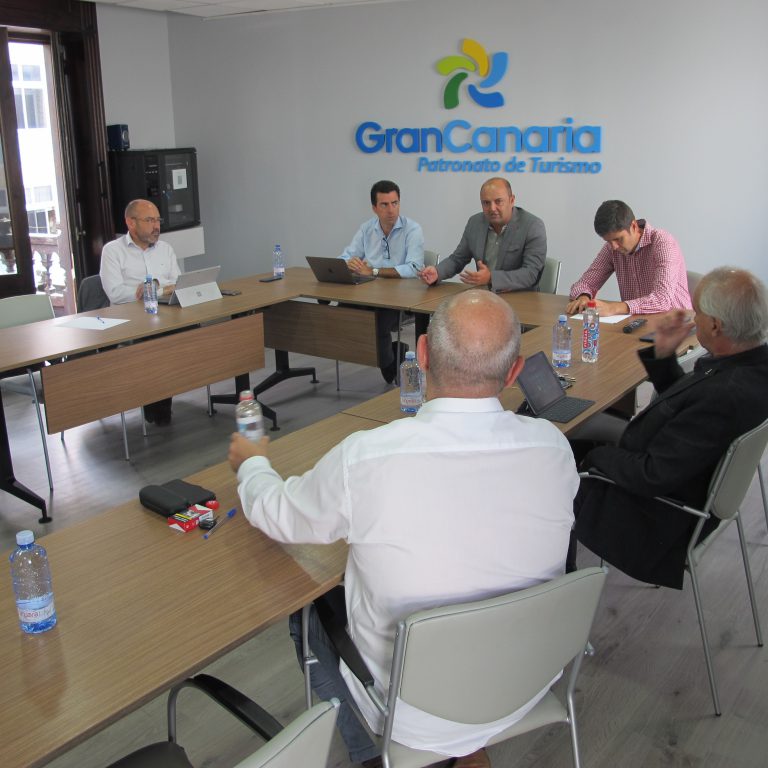 El Cabildo de Gran Canaria presenta a los empresarios turísticos sus acciones y estrategias en materia de conectividad aérea