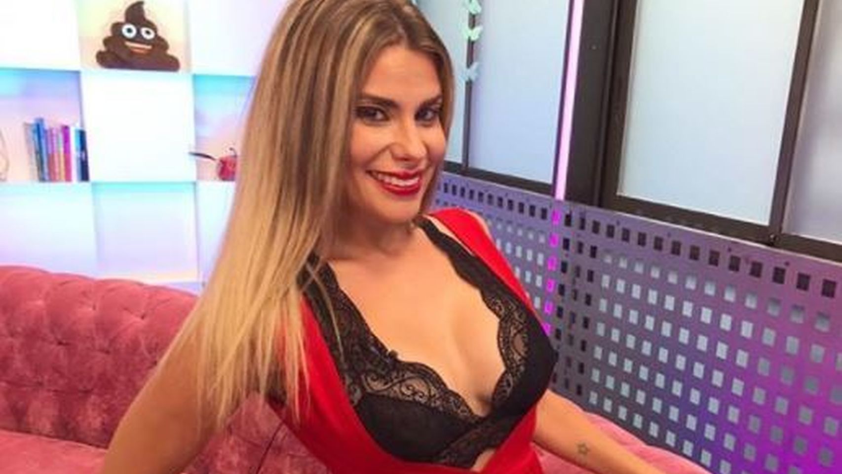 maría lapiedra muy hot con estos favorecedores bikinis