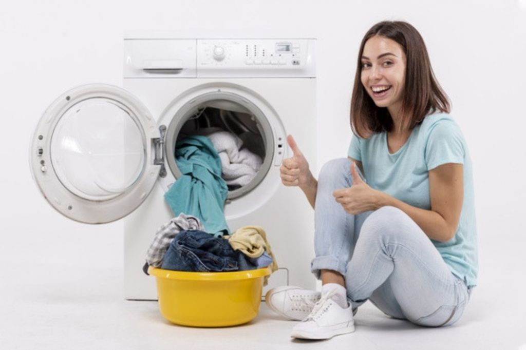 Cómo atrapar los pelos en la lavadora y otros trucos para hacer la