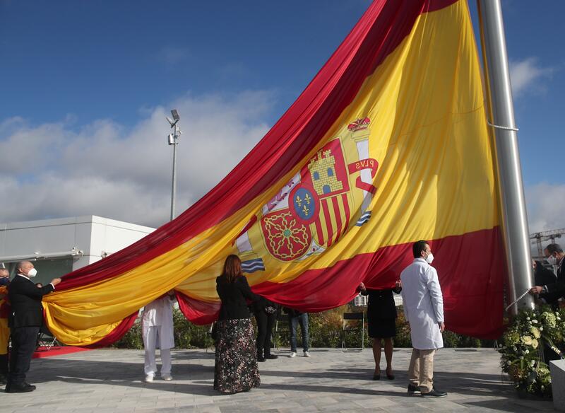 Smith Defiende La Unidad De España A Través De La Bandera Para &Quot;No Dejar A Nadie Atrás&Quot;