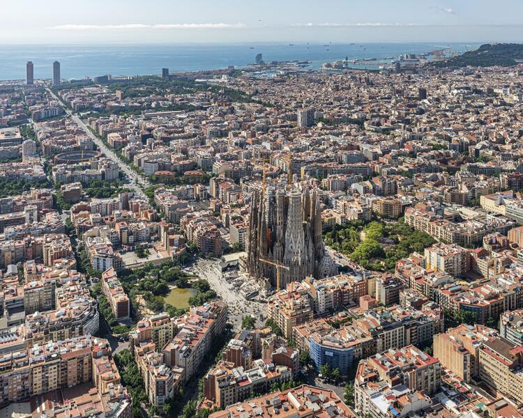 Sagrada Familia Cierra Por Las Nuevas Medidas Y La &Quot;Falta De Un Número Estable De Visitas&Quot;