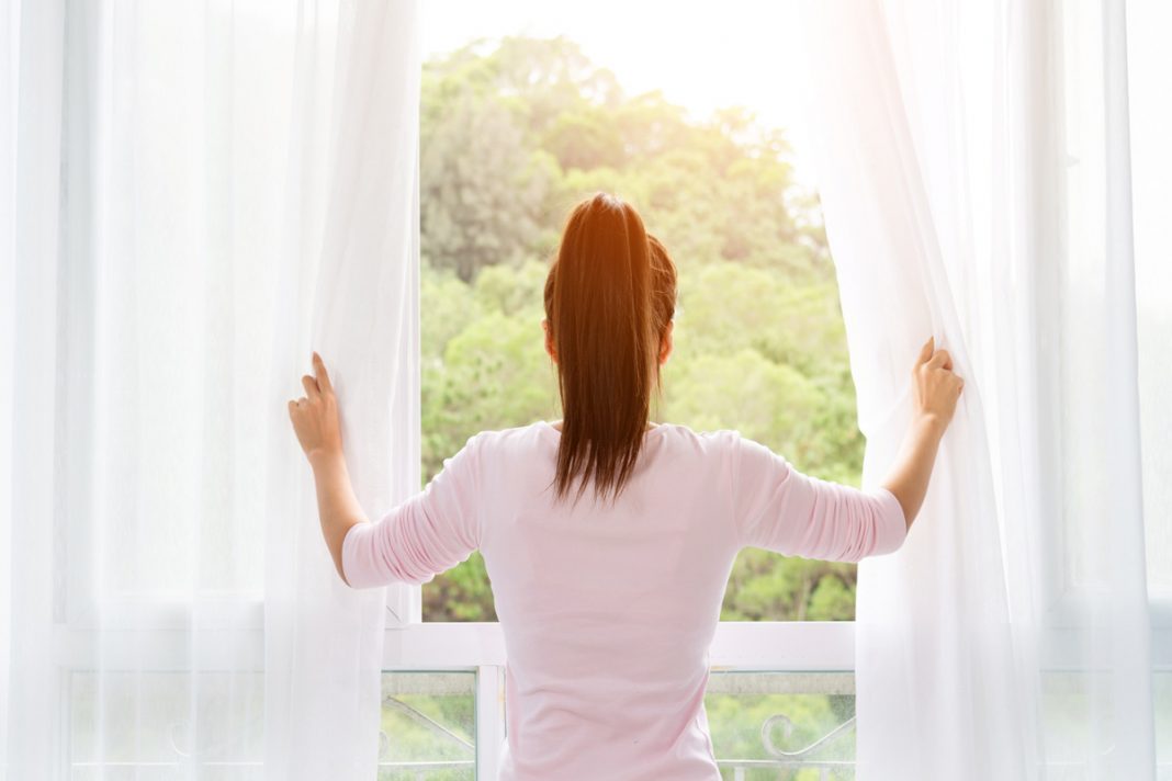 El momento perfecto para ventilar: por la mañana