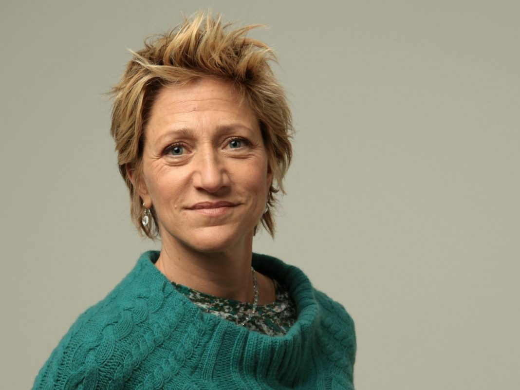 Edie Falco (Carmela Soprano)