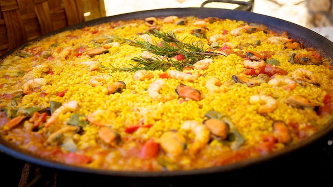 Arroz al horno: cómo hacer paso a paso esta paella alternativa