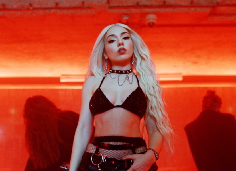 Ava Max Y My Head And My Heart Su Videoclip 1192