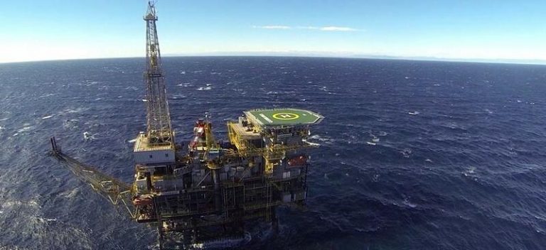 El barril de Brent supera los 71 dólares y gana un 39% en lo que va de año