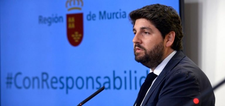 López Miras: «La crisis debe hacernos extremar las precauciones para salir adelante»